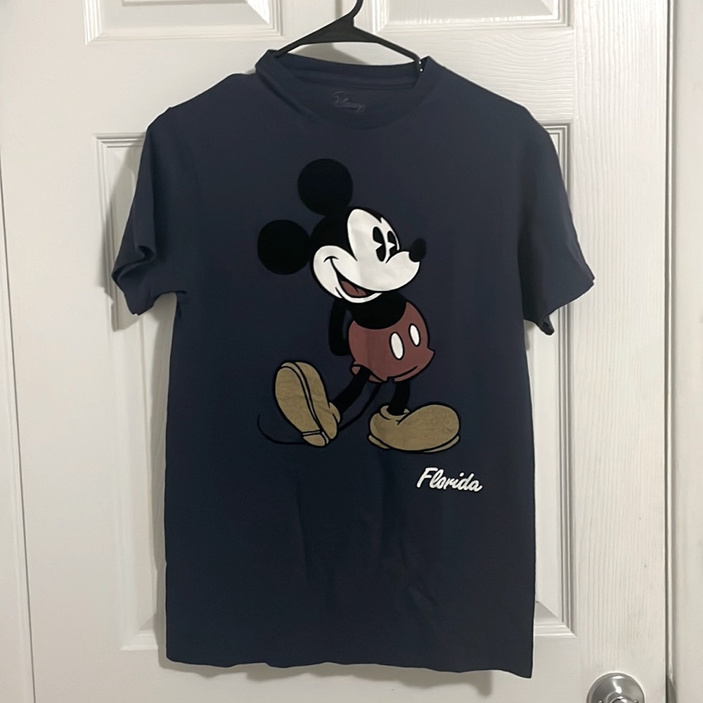 Disney tshirt S
